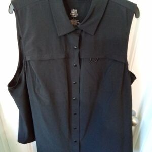 Happy Camper 1X Sleeveless Performance Button Down
